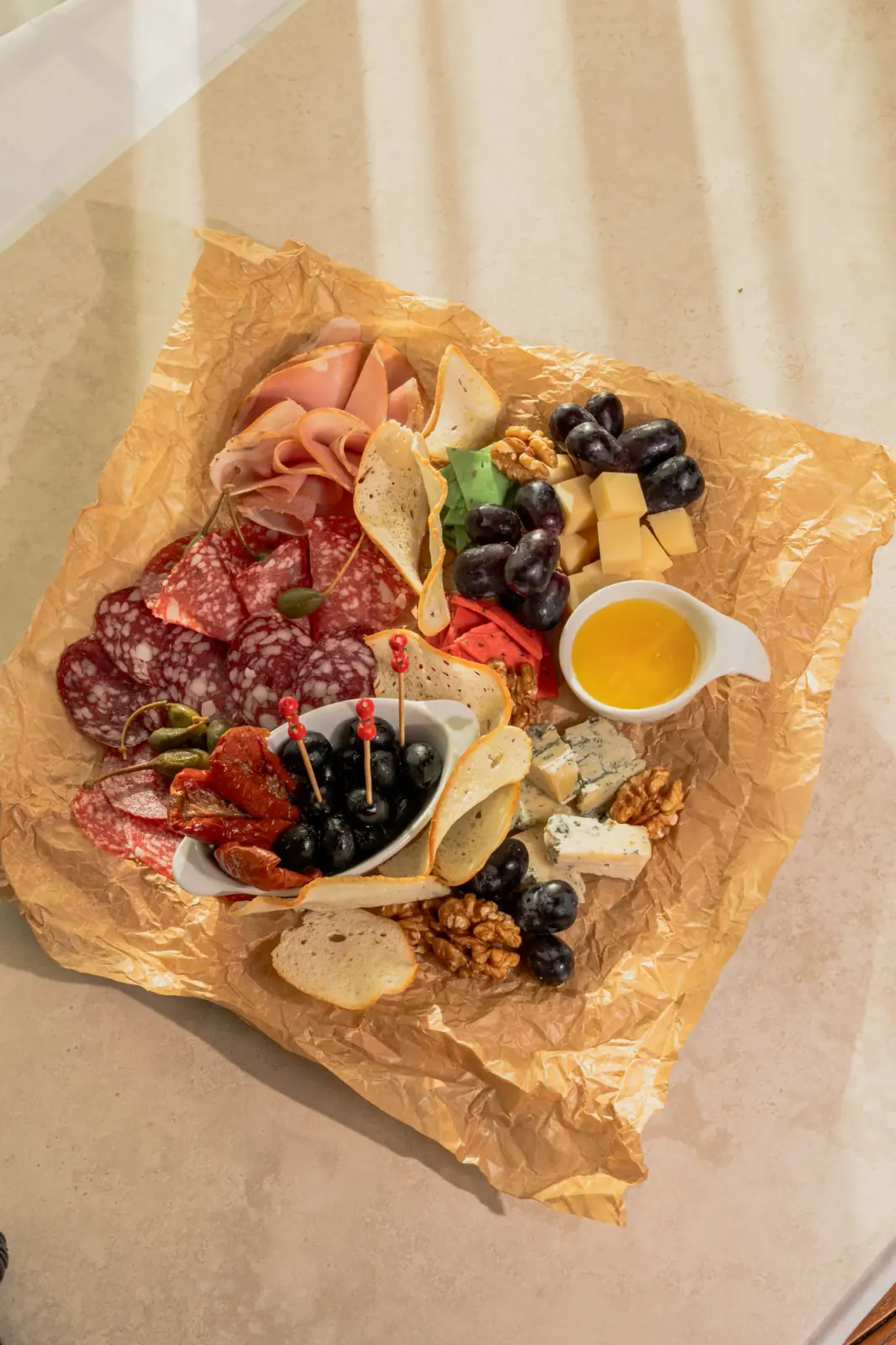 Мясная и сырная тарелка